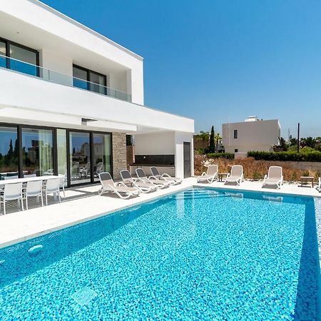 קורל ביי Villa Arsinoe By Ezoria Villas מראה חיצוני תמונה
